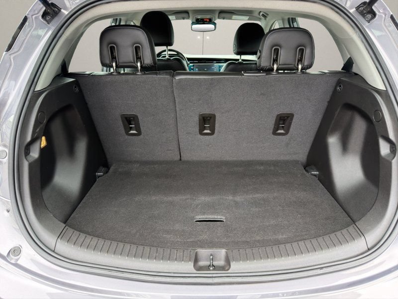 Used 2023 Chevrolet Bolt LT w/ 2LT w/ Infotainment Package FWD image 11