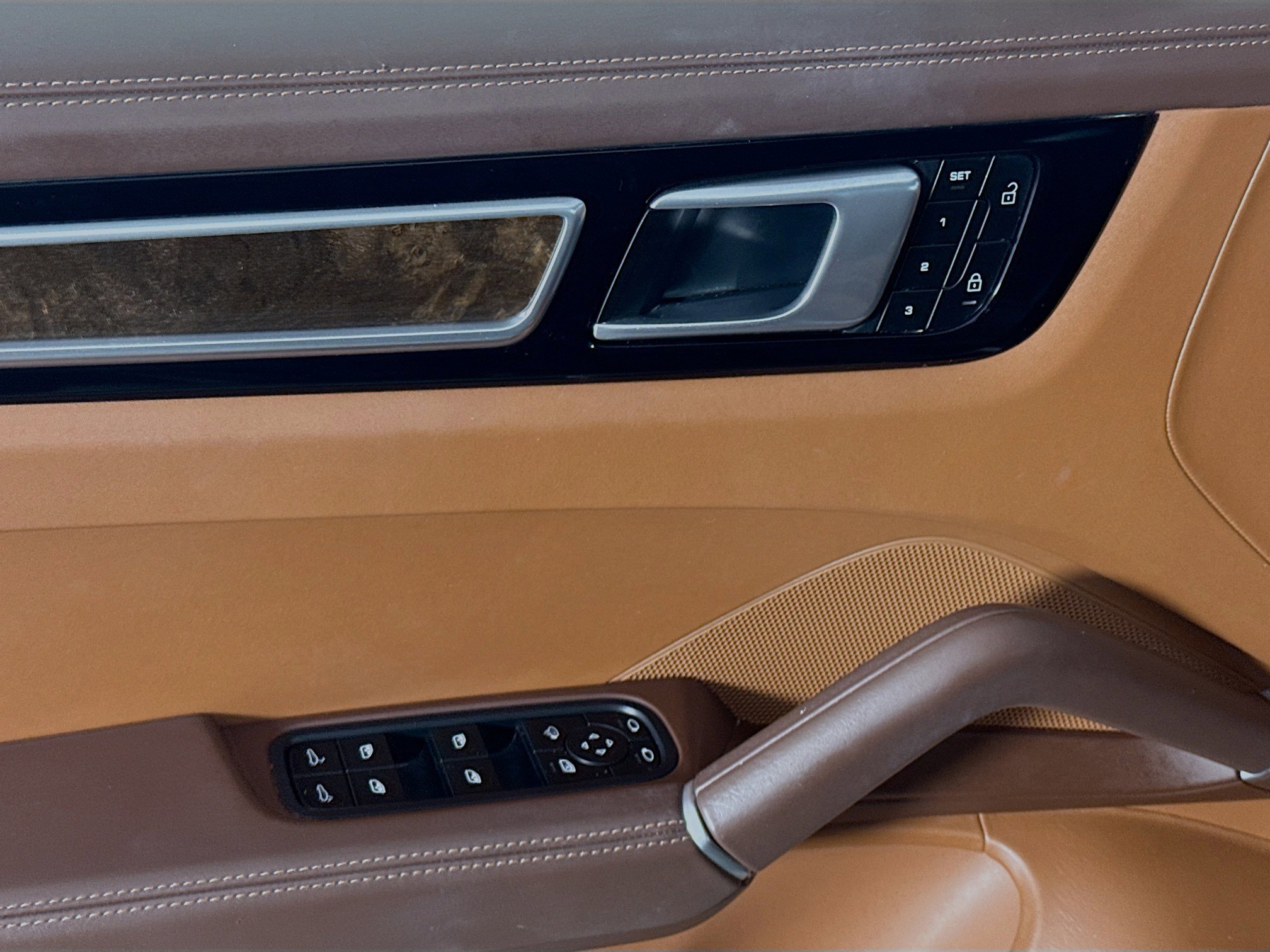 Used 2023 Porsche Cayenne image 23