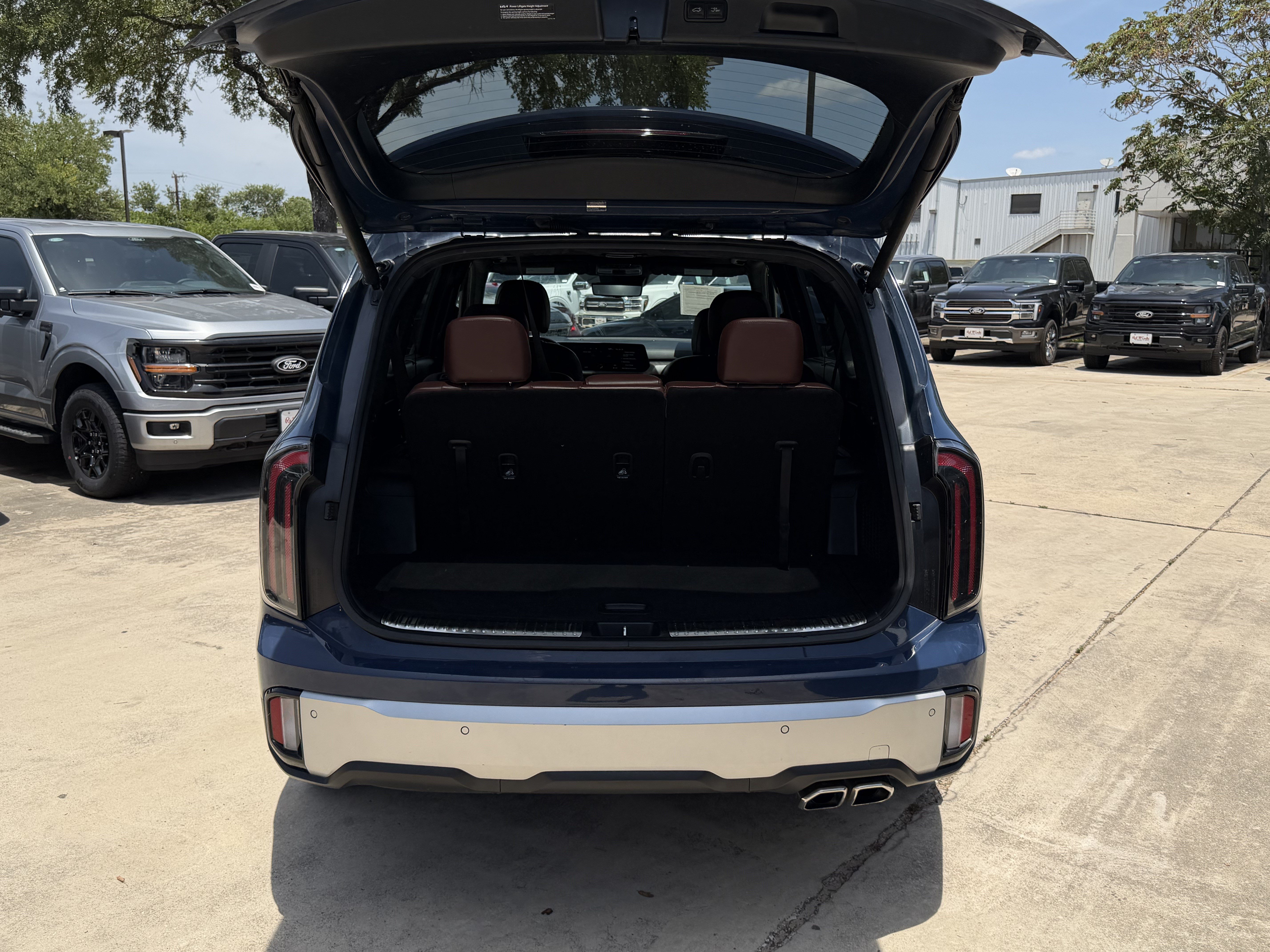 Used 2024 Kia Telluride SX Prestige AWD/4WD image 8