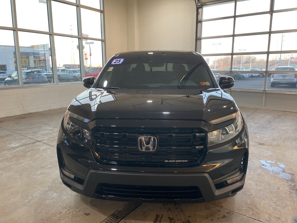 Used 2025 Honda Ridgeline Black Edition image 2