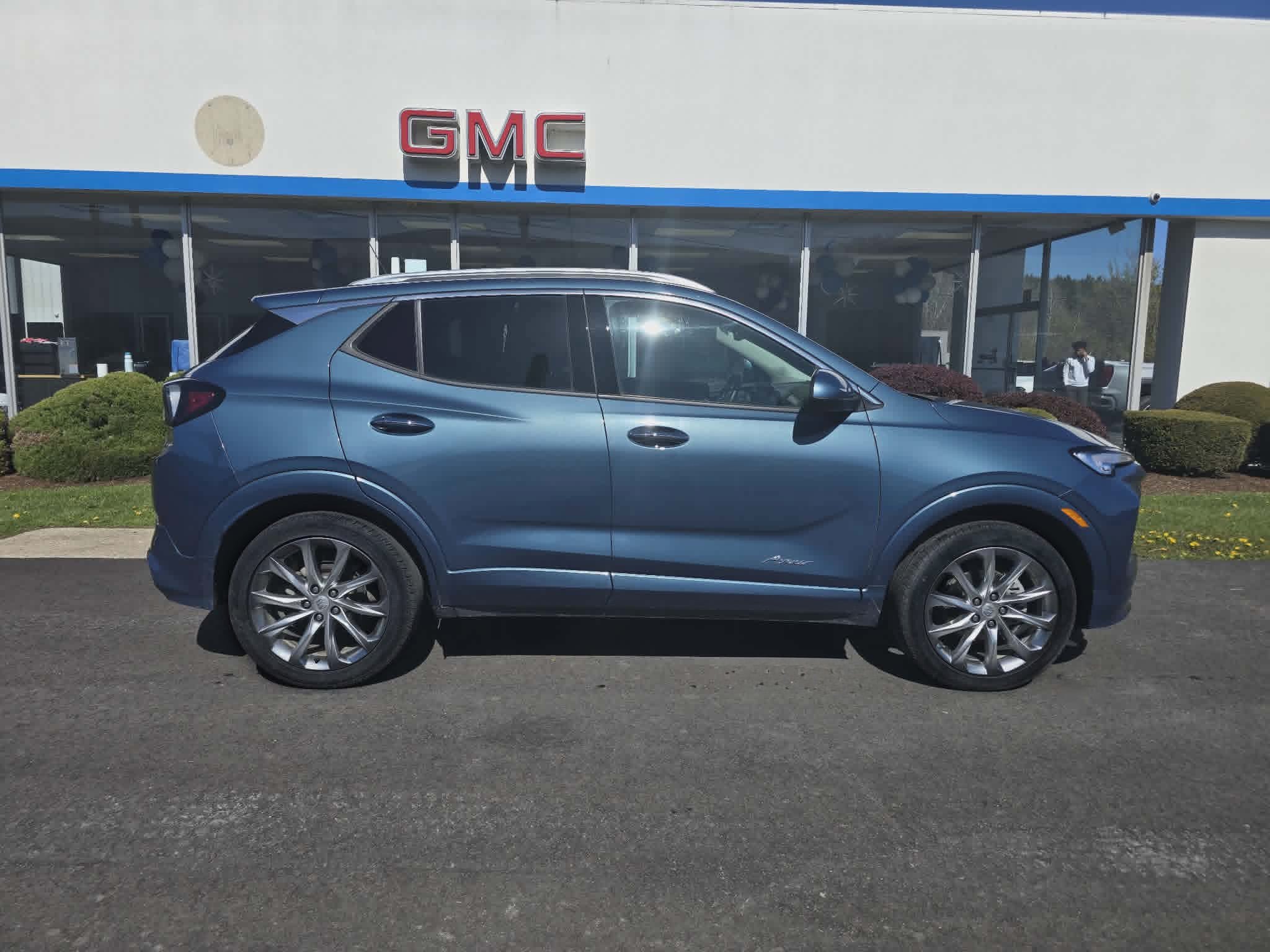 Used 2024 Buick Encore GX Avenir w/ Avenir Convenience Package AWD/4WD image 2