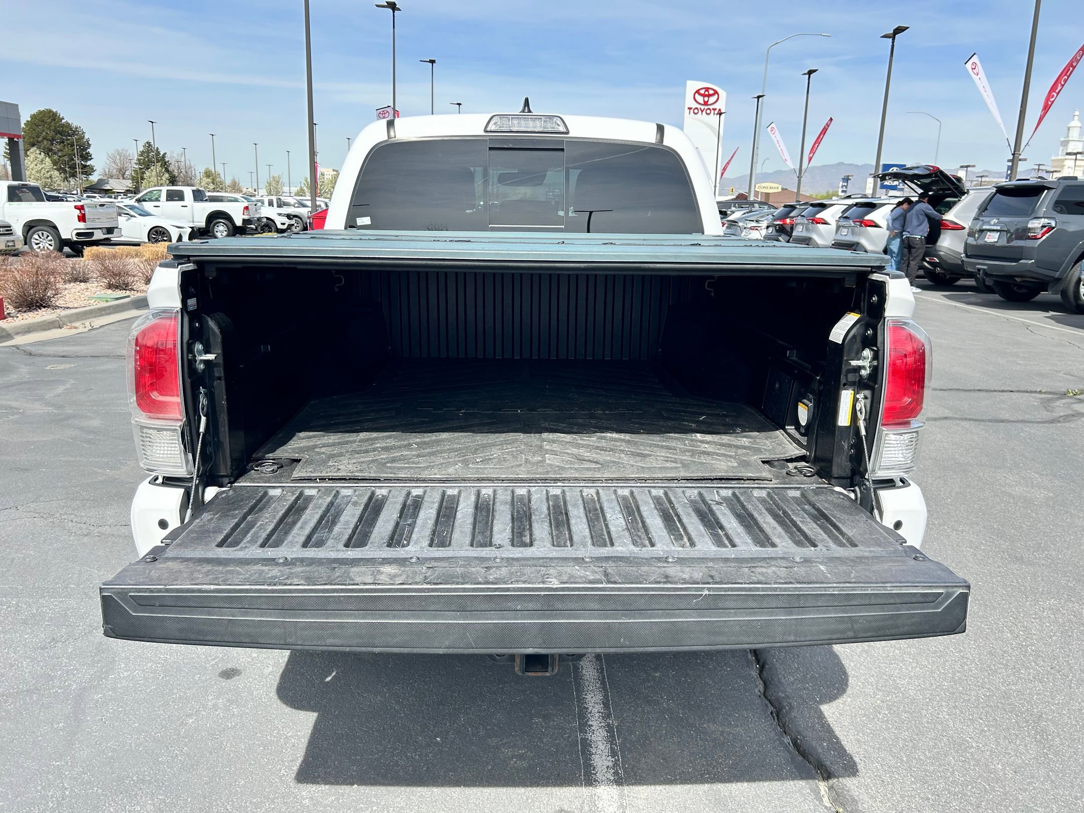 Used 2019 Toyota Tacoma Limited image 24