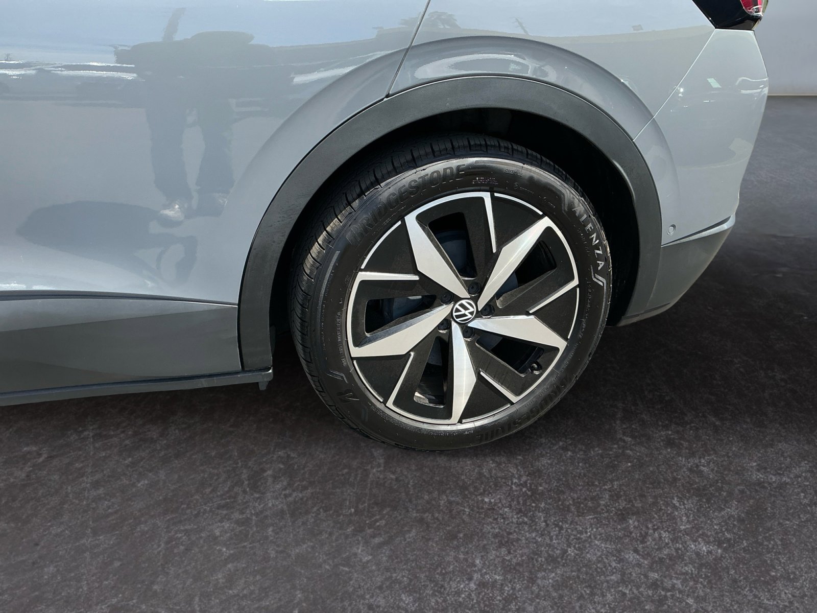 Used 2023 Volkswagen ID.4 S image 9