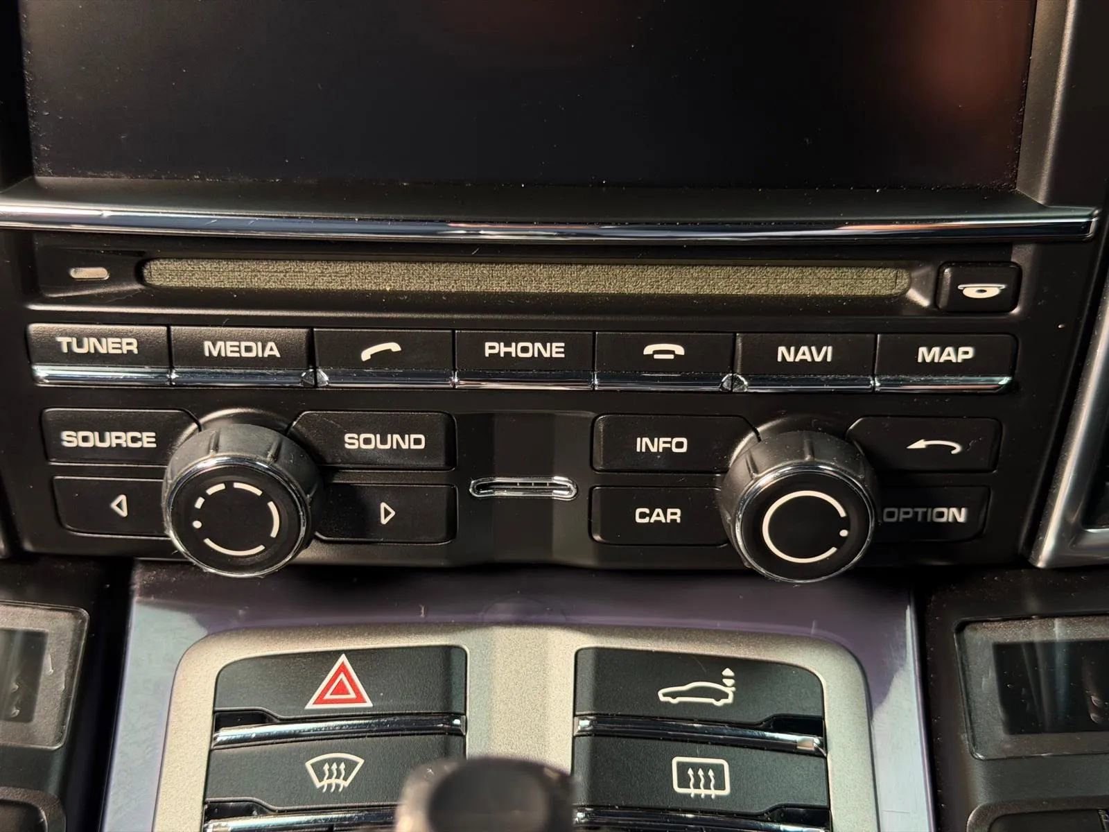 Used 2015 Porsche Panamera 4 image 40