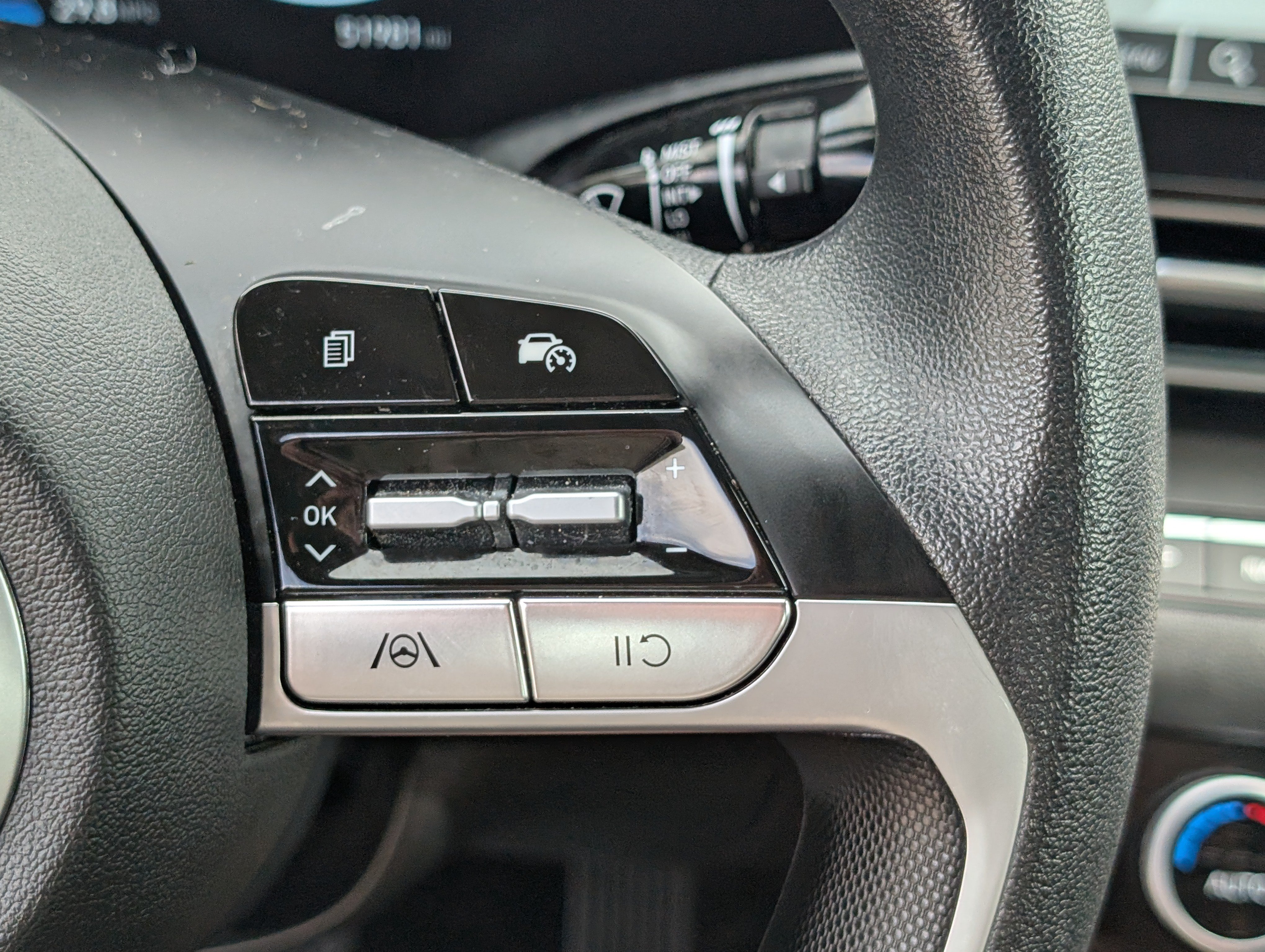 Used 2024 Hyundai Elantra SEL FWD image 20
