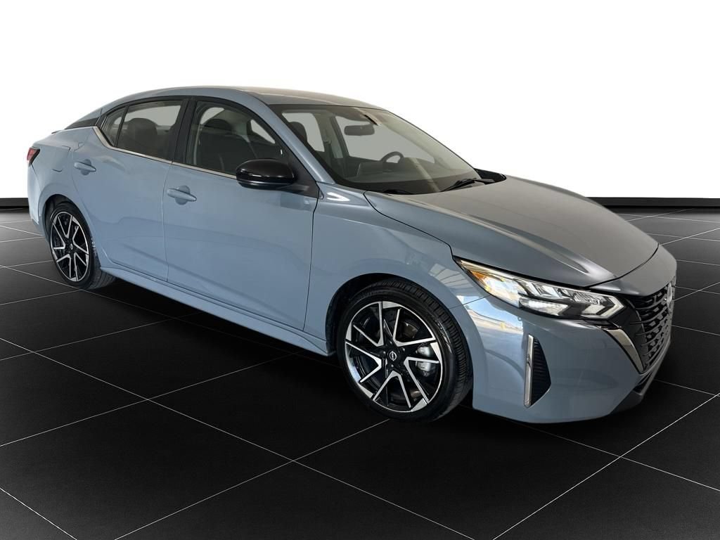 Used 2025 Nissan Sentra SR FWD image 7