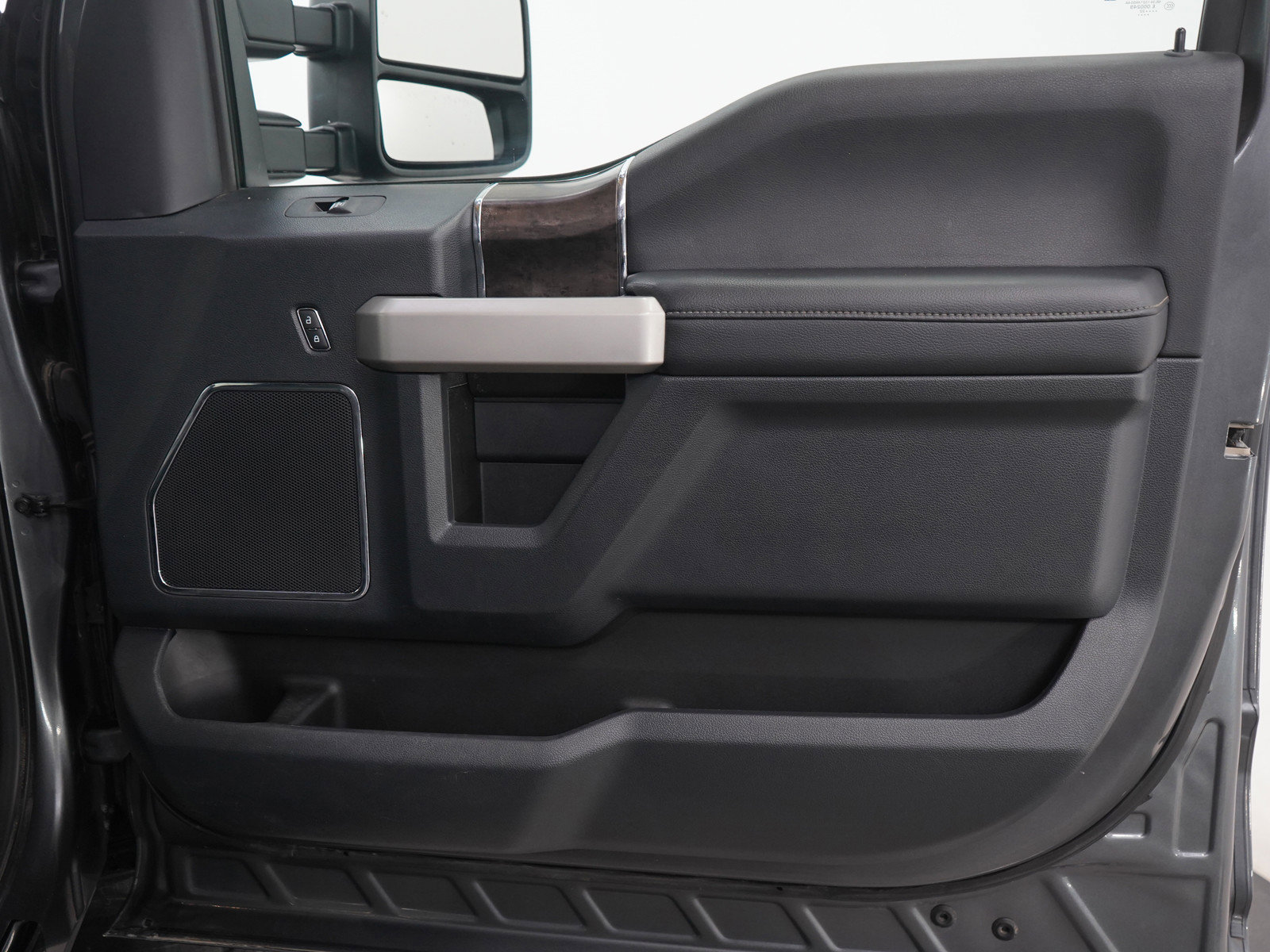 Used 2022 Ford F250 Lariat w/ Black Appearance Package image 13