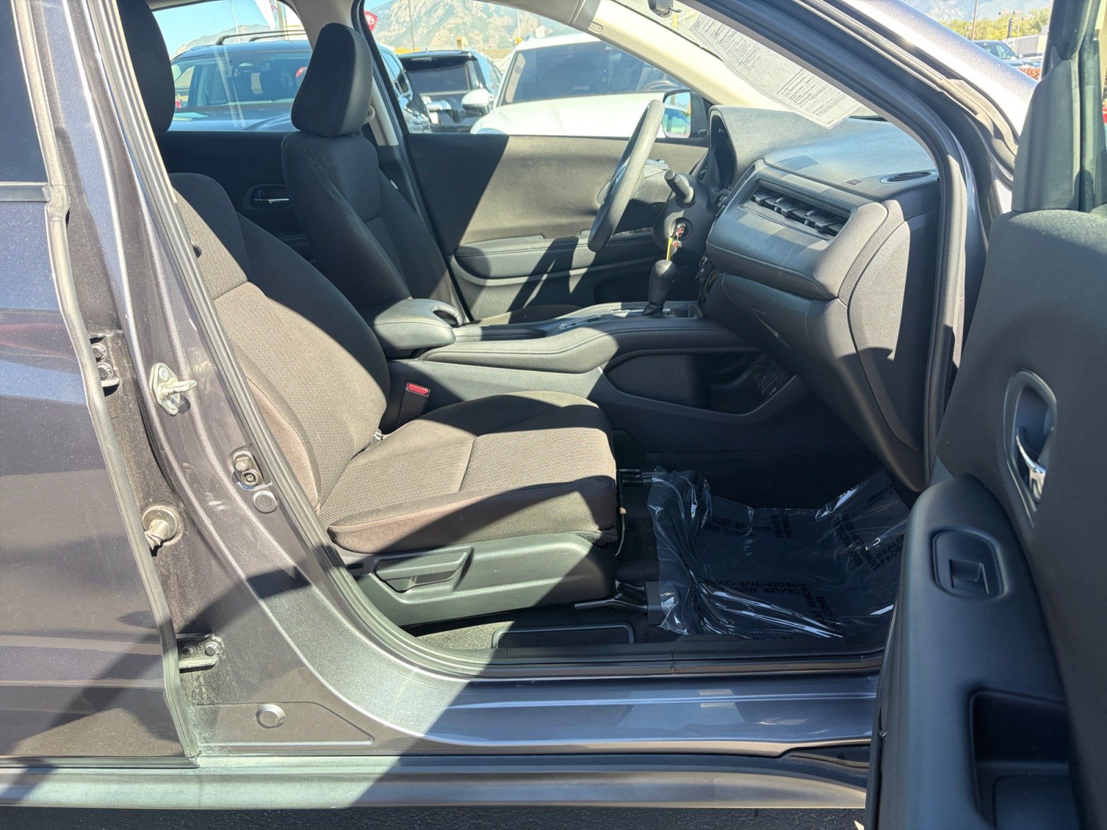 Used 2017 Honda HR-V LX image 29