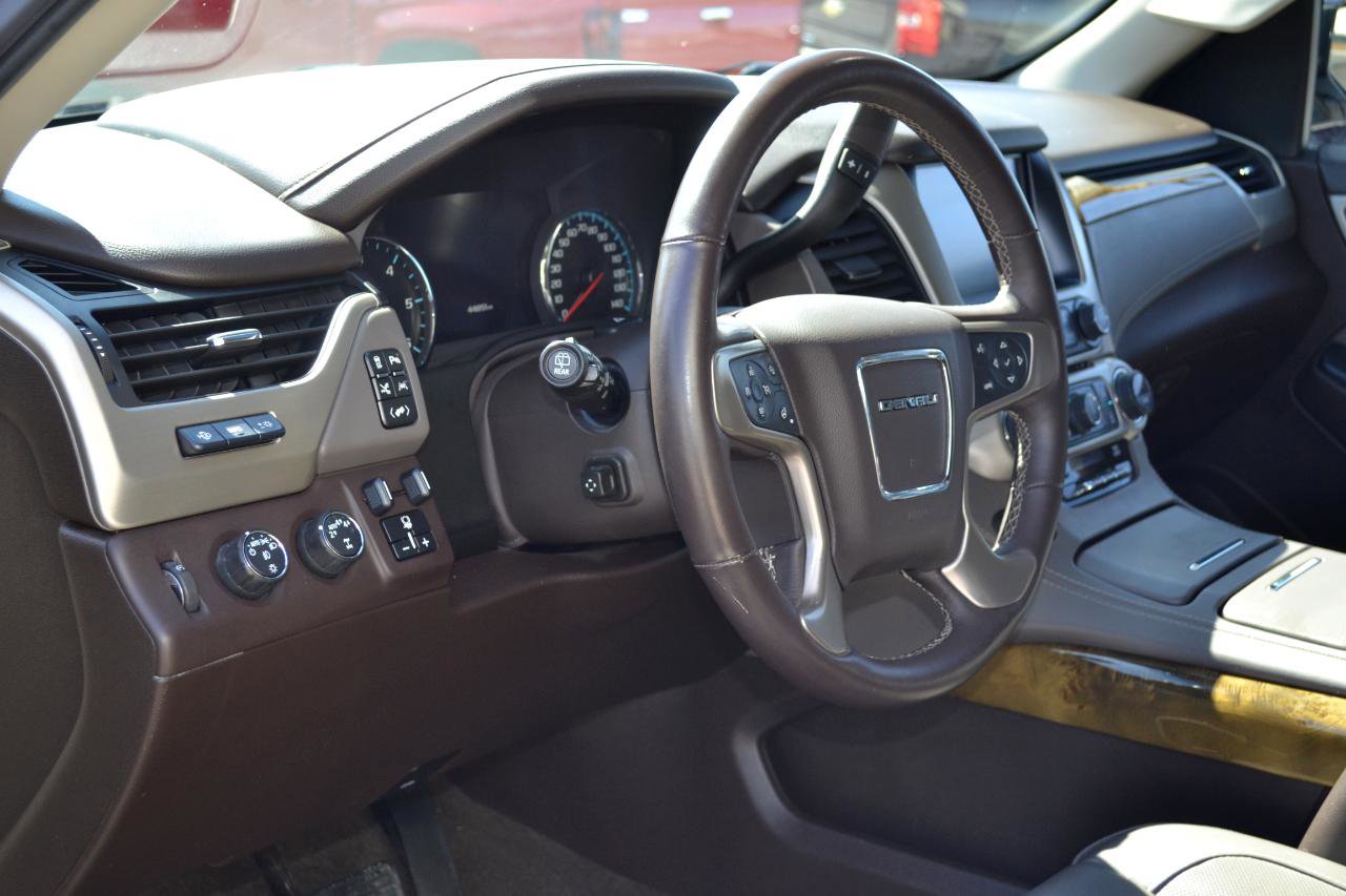 Used 2017 GMC Yukon Denali w/ Open Road Package AWD/4WD image 15