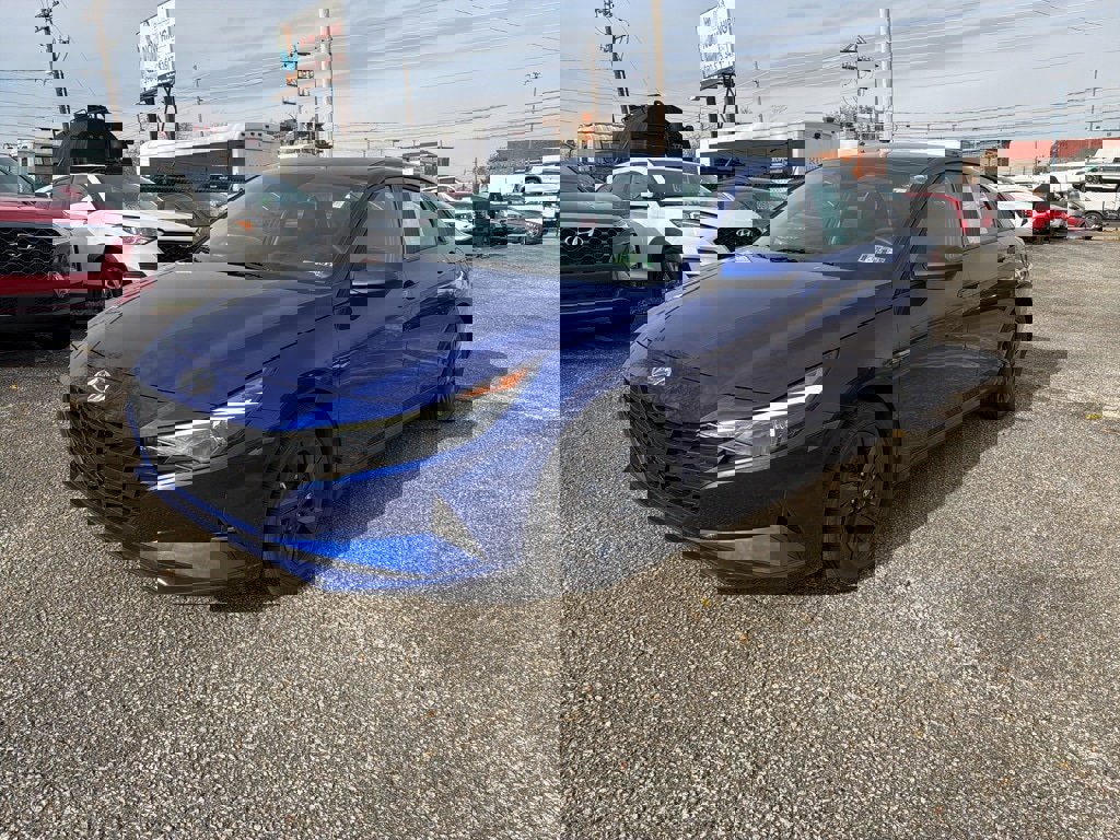 Certified 2022 Hyundai Elantra SEL image 3