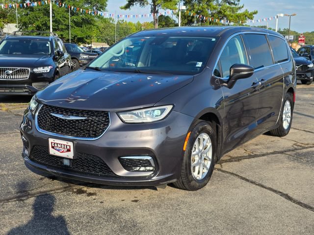 Used 2023 Chrysler Pacifica Touring-L FWD image 5