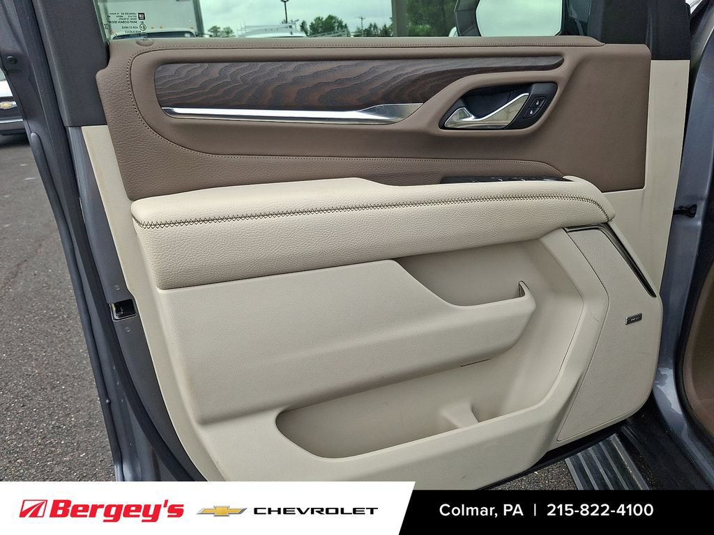 Used 2022 GMC Yukon XL Denali w/ Denali Ultimate Package AWD/4WD image 18