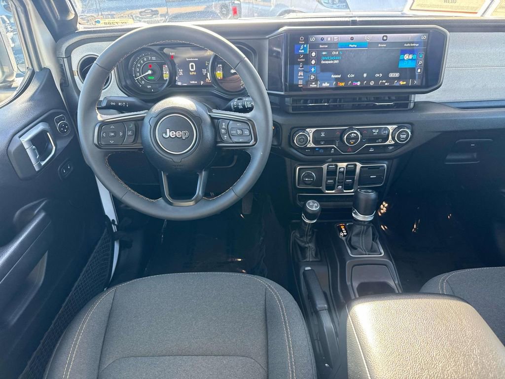 Used 2024 Jeep Wrangler Unlimited image 13