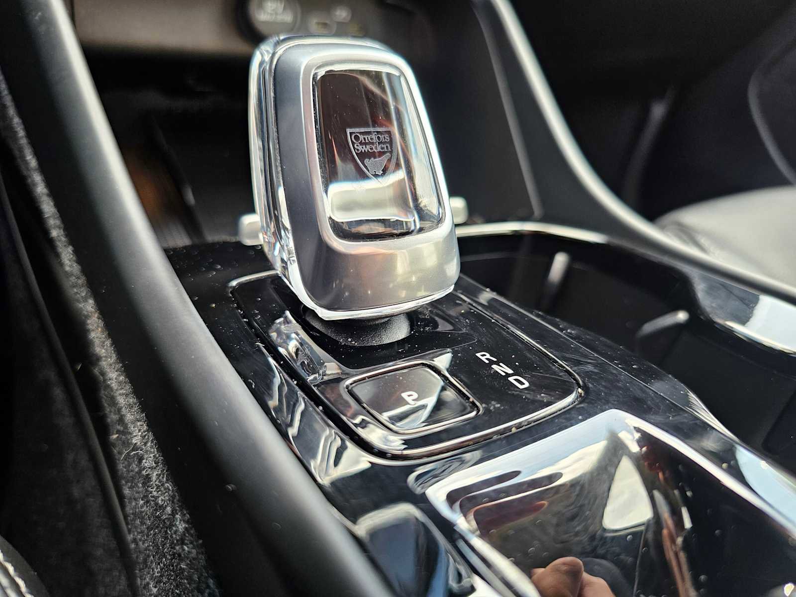 Certified 2023 Volvo XC40 B5 Plus w/ Driver Assist Package AWD/4WD image 38