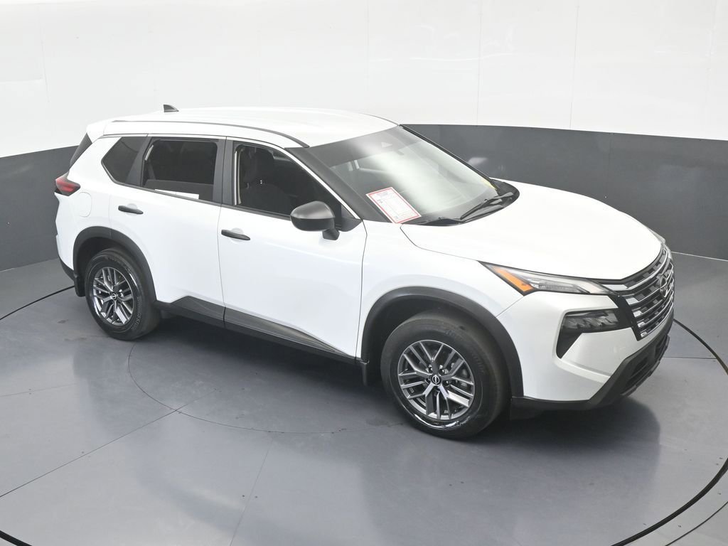 Used 2024 Nissan Rogue S image 47