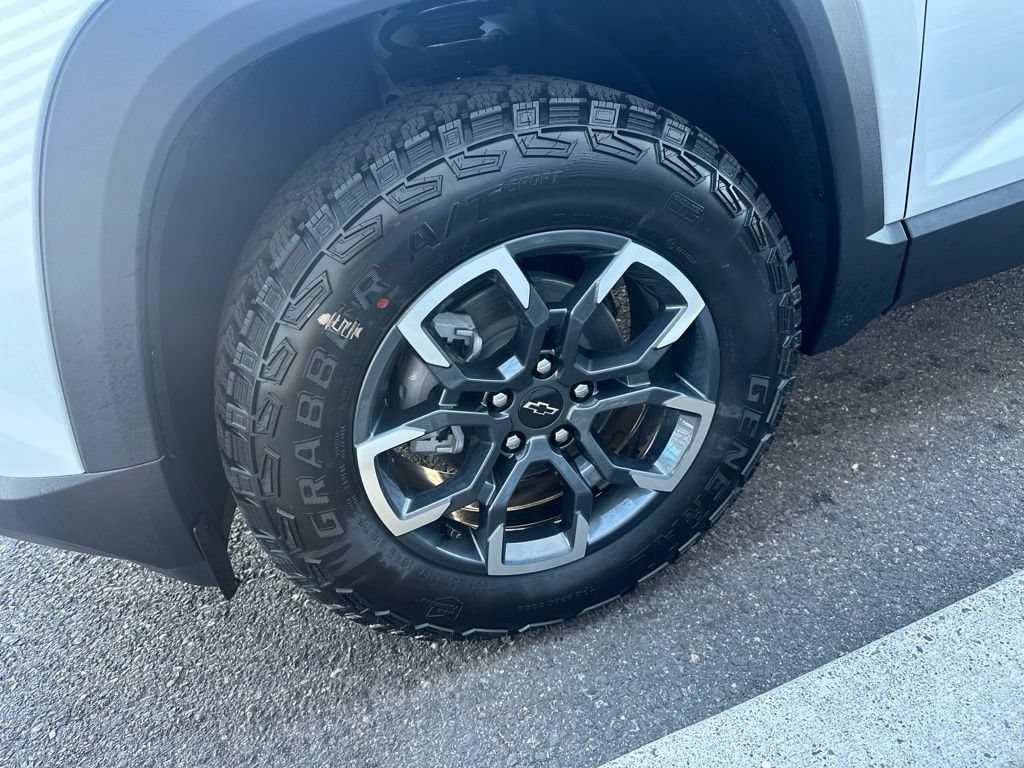 New 2026 Chevrolet Equinox ACTIV AWD/4WD image 10