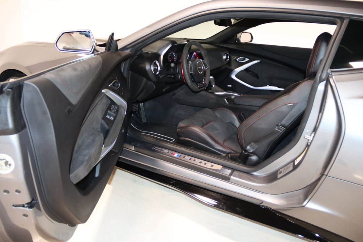 Used 2022 Chevrolet Camaro ZL1 RWD image 41
