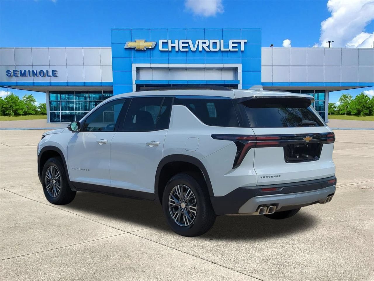 Certified 2026 Chevrolet Traverse LT FWD image 3