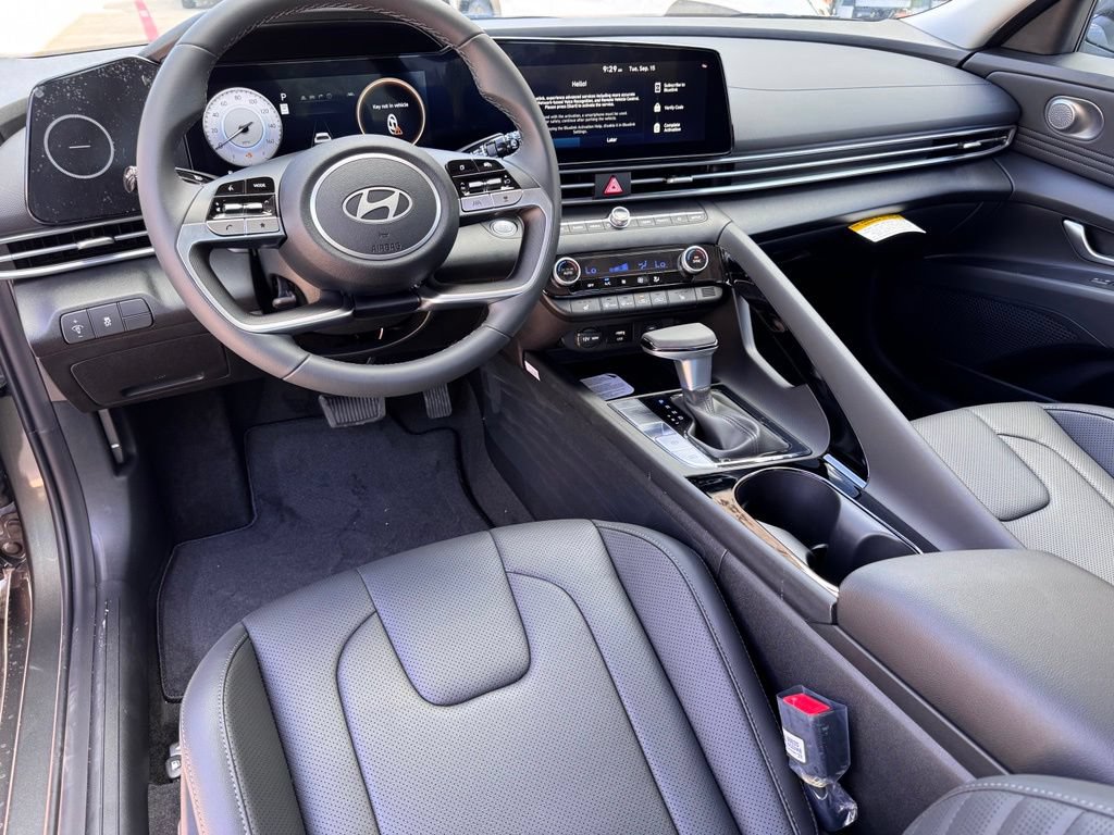 New 2026 Hyundai Elantra Limited FWD image 2