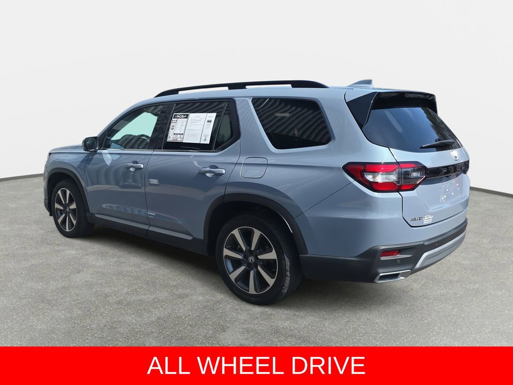 Used 2024 Honda Pilot Touring image 7