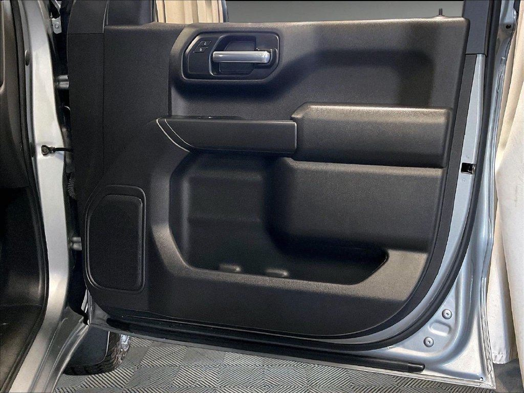 Used 2023 Chevrolet Silverado 1500 Custom AWD/4WD image 12