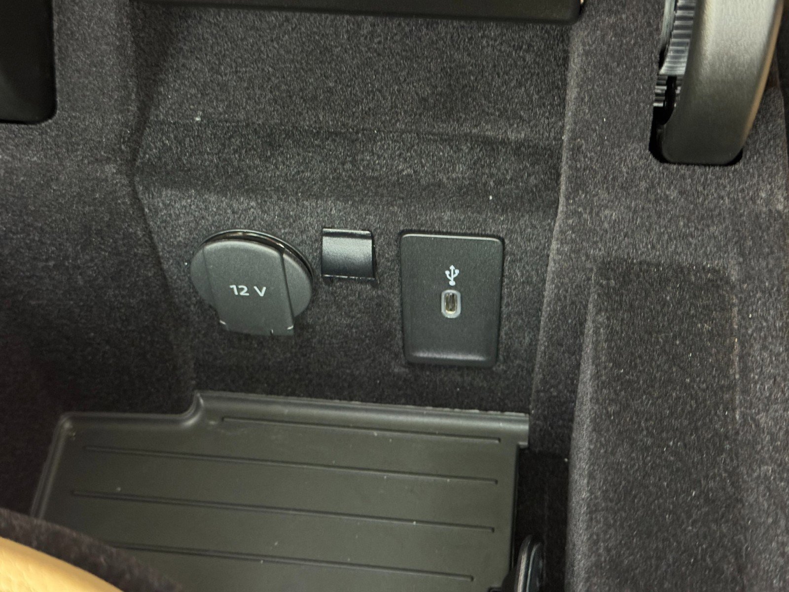 Used 2023 Porsche Panamera 4 image 35