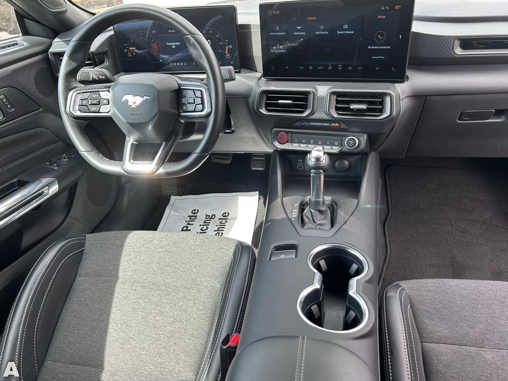 Used 2025 Ford Mustang Coupe RWD image 13