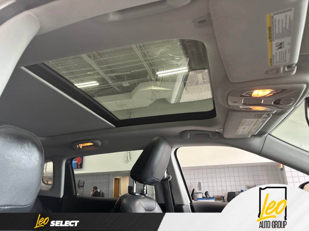 Used 2019 Jeep Compass Trailhawk w/ Leather Interior Group AWD/4WD image 11