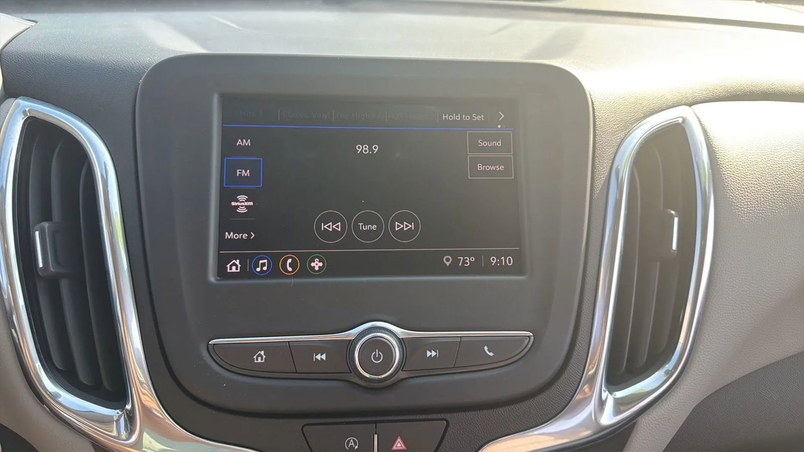Used 2023 Chevrolet Equinox LS AWD/4WD image 19