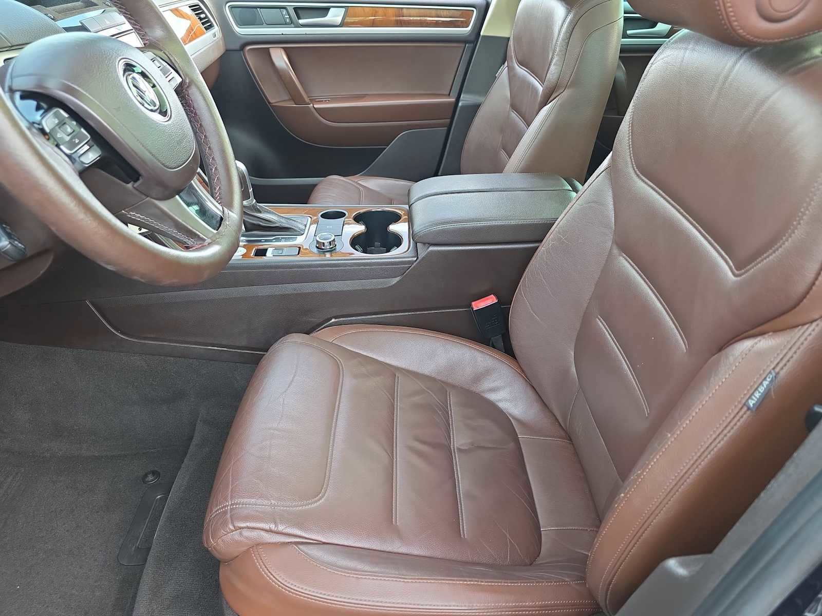 Used 2014 Volkswagen Touareg Lux image 15