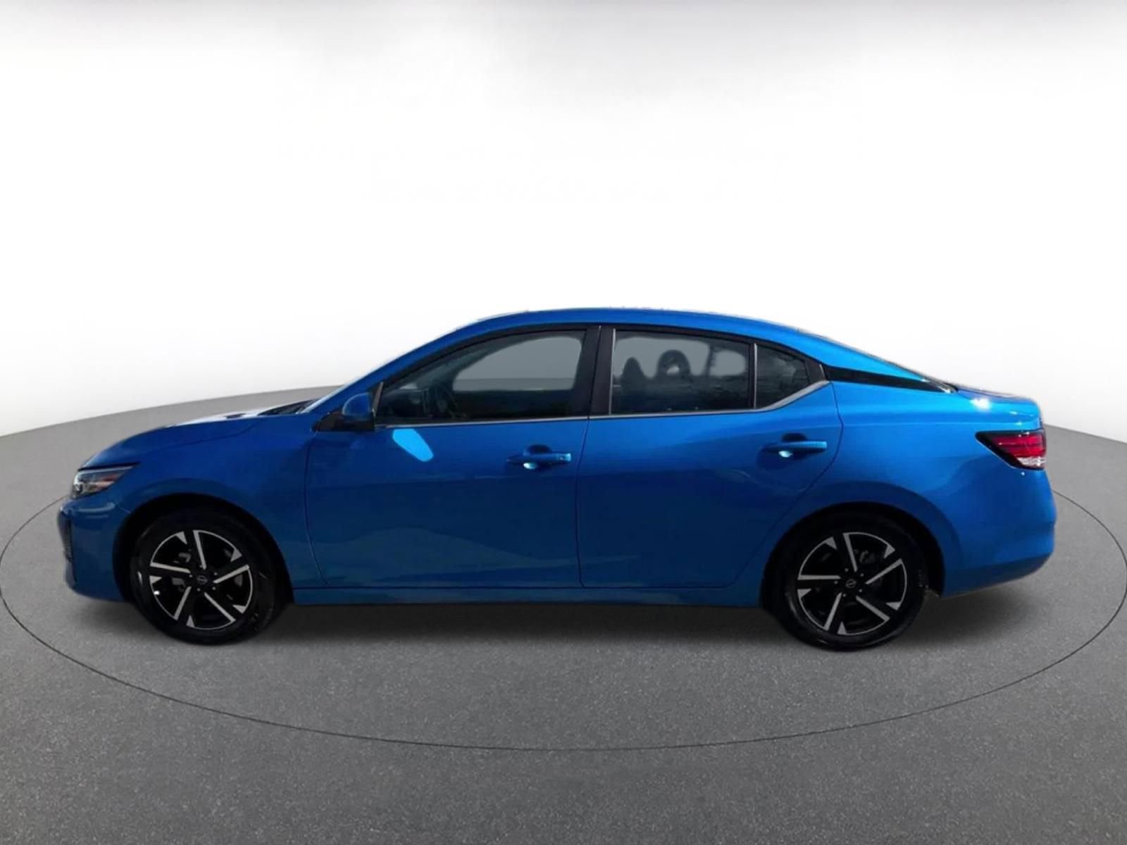 Used 2025 Nissan Sentra SV FWD image 9