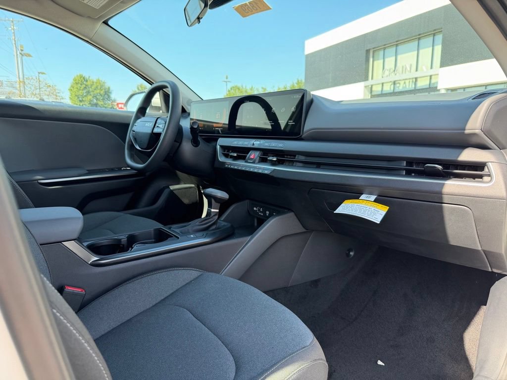 New 2026 Kia K4 FWD image 30
