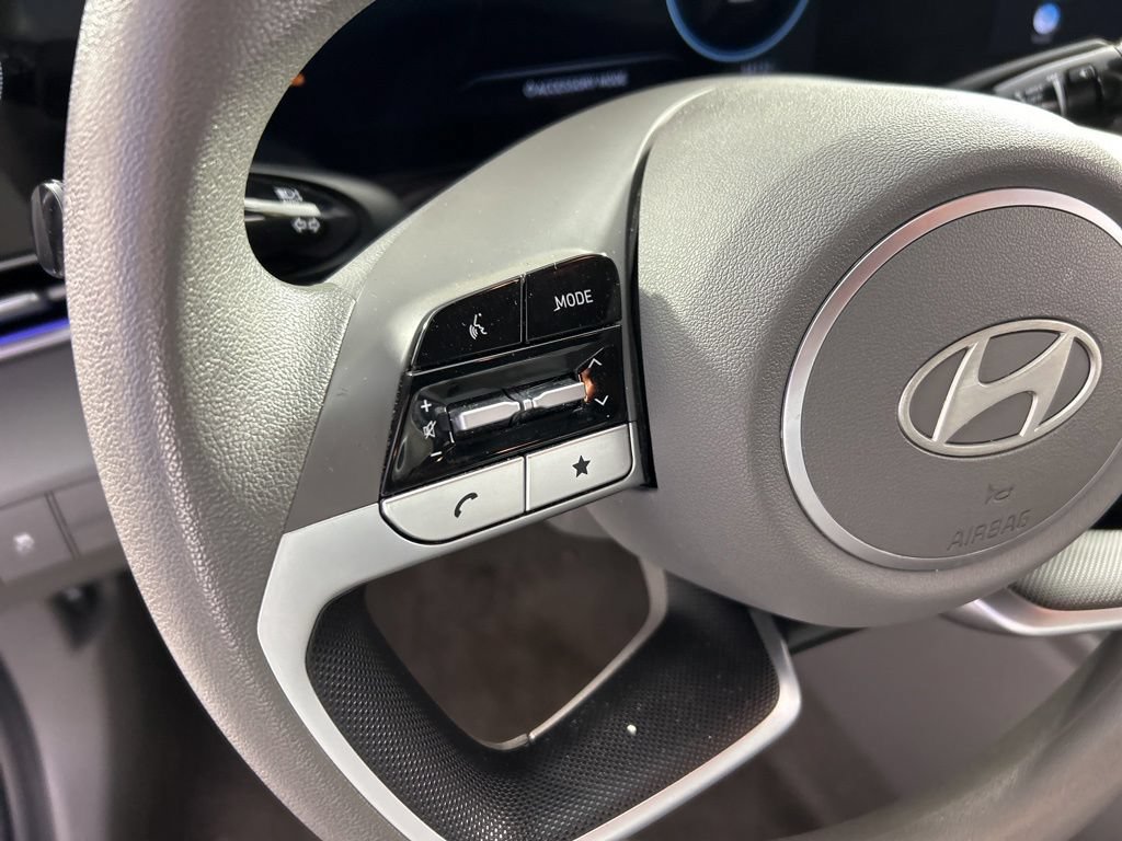 Used 2024 Hyundai Elantra SEL FWD image 19