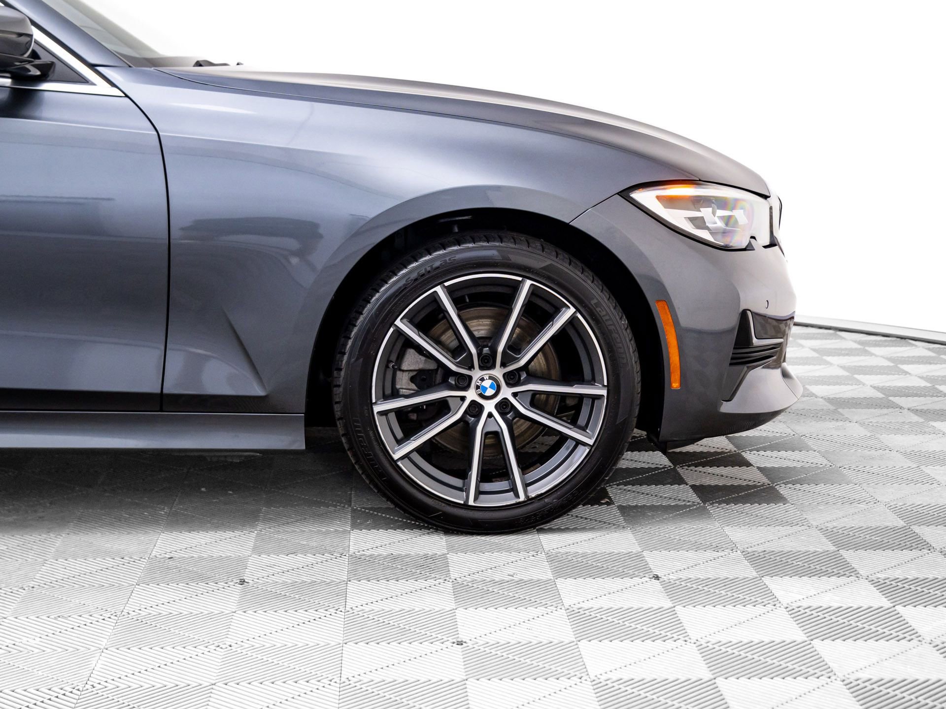 Used 2020 BMW 330i xDrive Sedan w/ Driving Assistance Package image 34