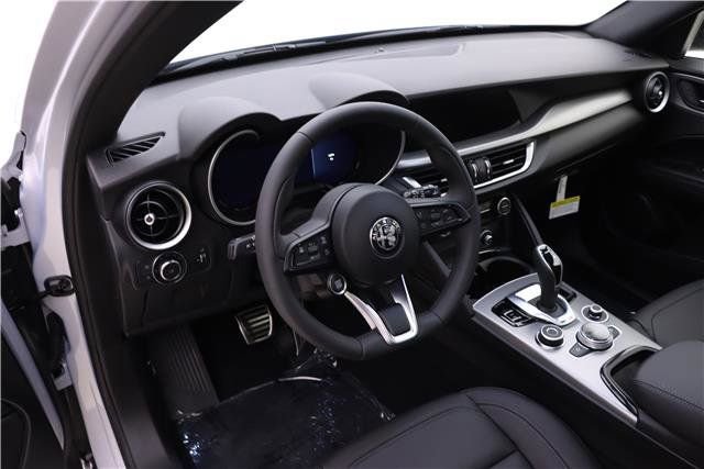 New 2024 Alfa Romeo Stelvio Ti image 6