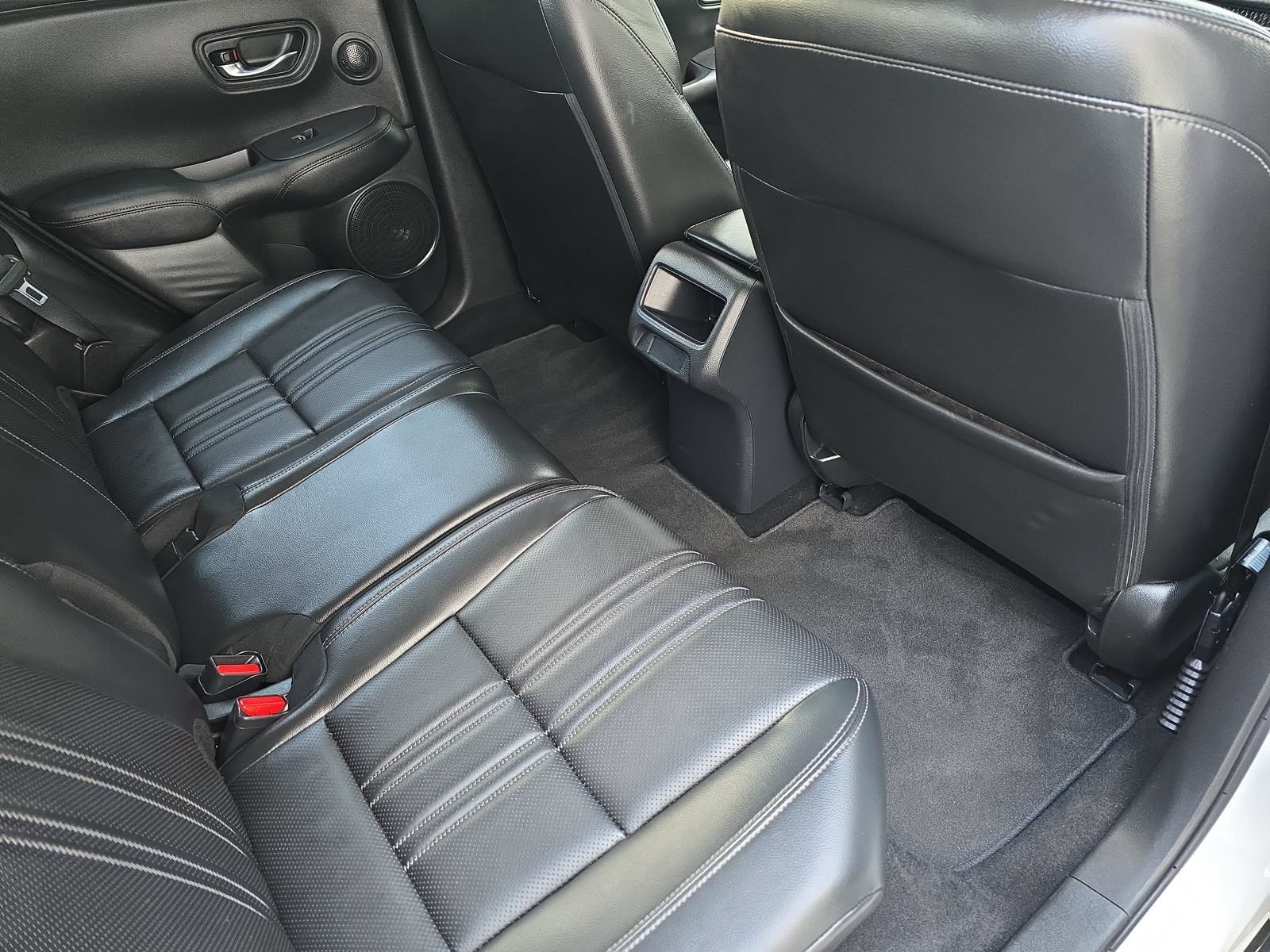 Used 2024 Honda HR-V EX-L image 11