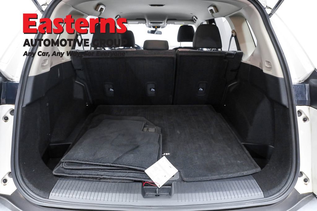 Used 2022 Nissan Rogue S image 9