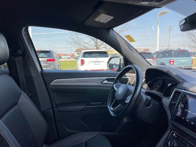 Used 2020 Volkswagen Atlas Cross Sport SE image 34