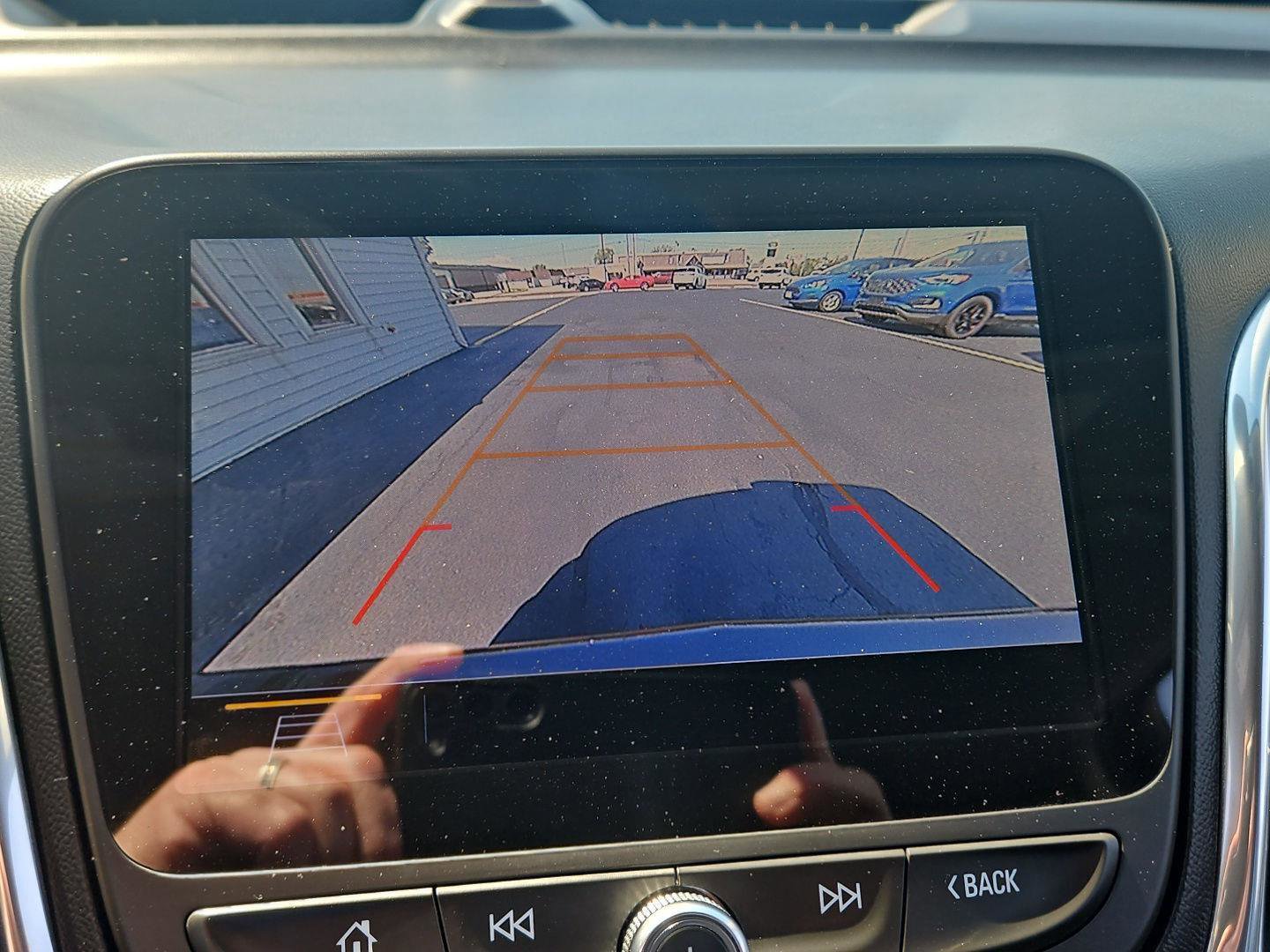 Used 2020 Chevrolet Equinox Premier w/ Premier Redline Edition FWD image 19