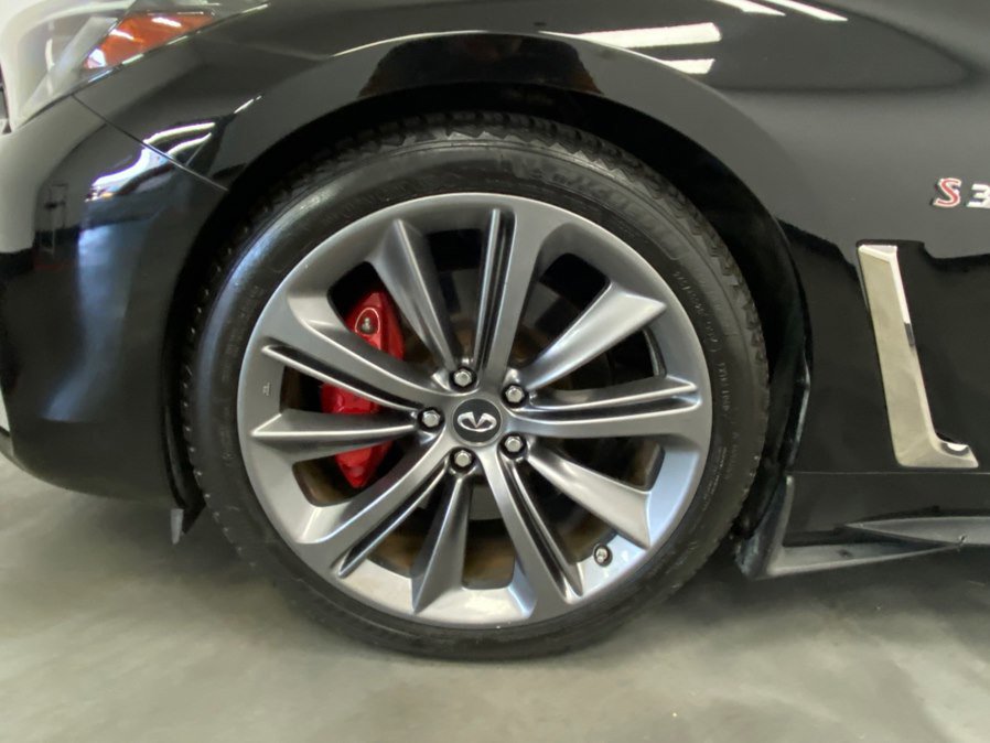 Used 2018 INFINITI Q60 Red Sport 400 w/ Pro Active Package image 19