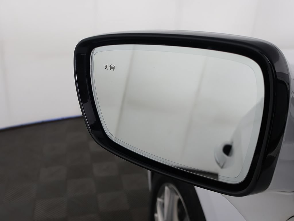 Used 2023 Buick Enclave Essence w/ Experience Buick Package AWD/4WD image 40