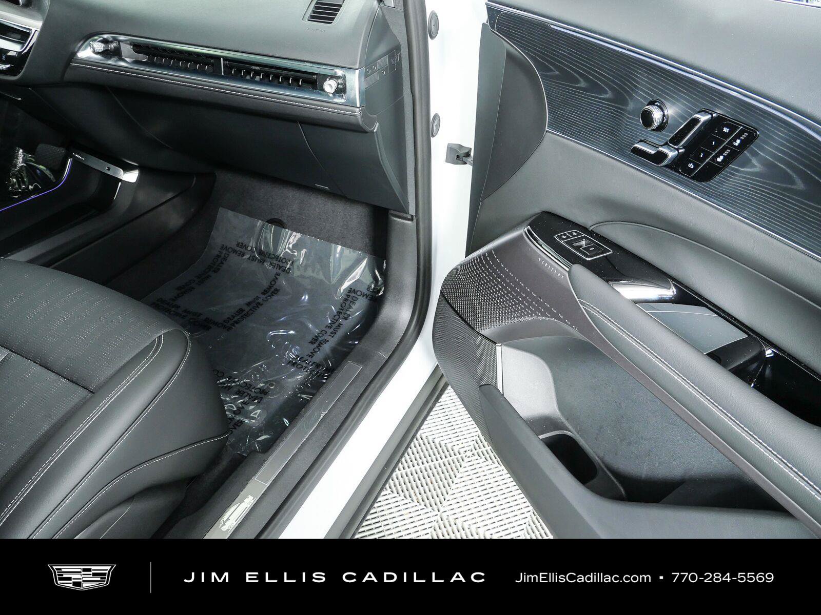 Used 2026 Cadillac Lyriq Sport RWD image 27