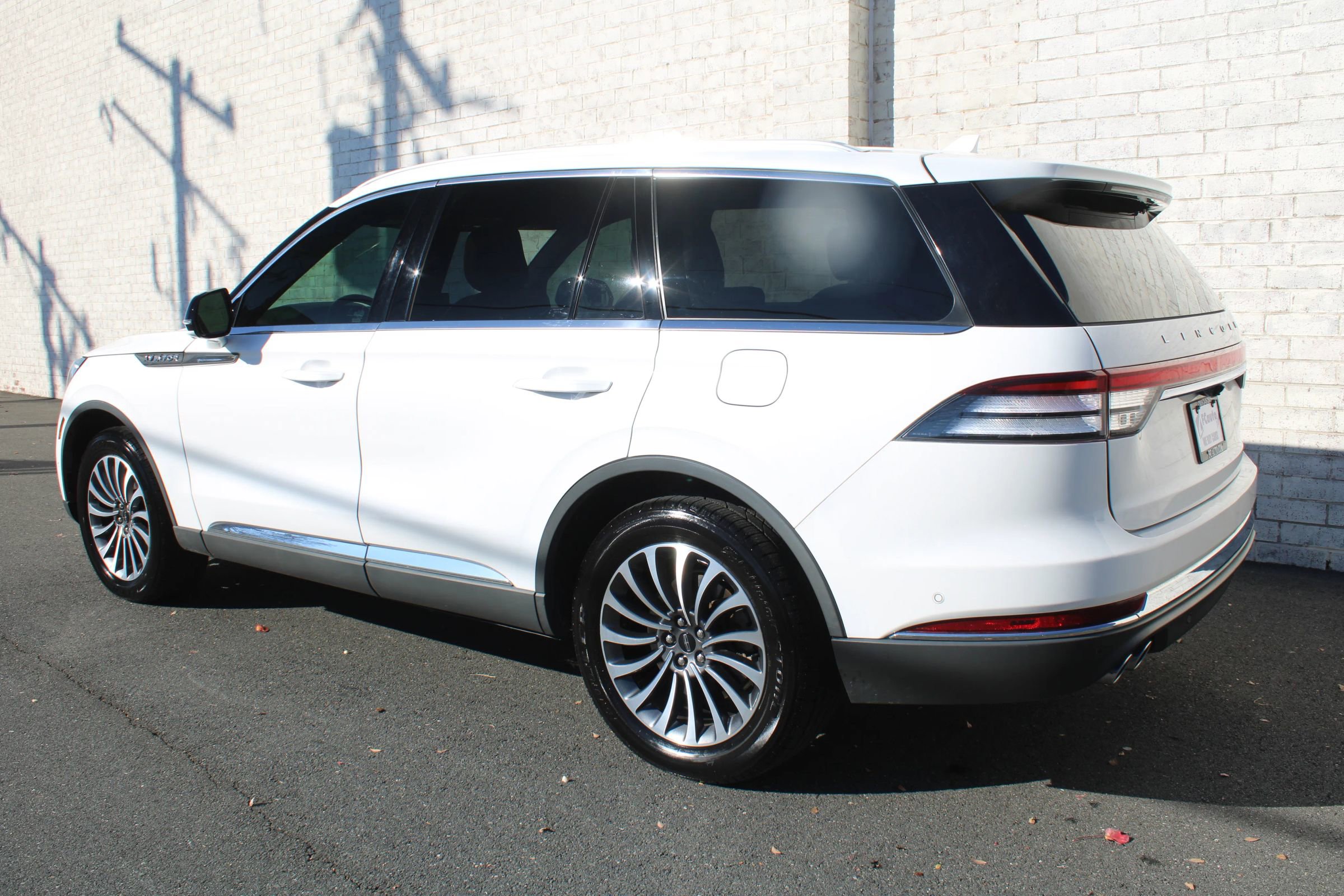 Used 2020 Lincoln Aviator Reserve w/ Equipment Group 201A image 3
