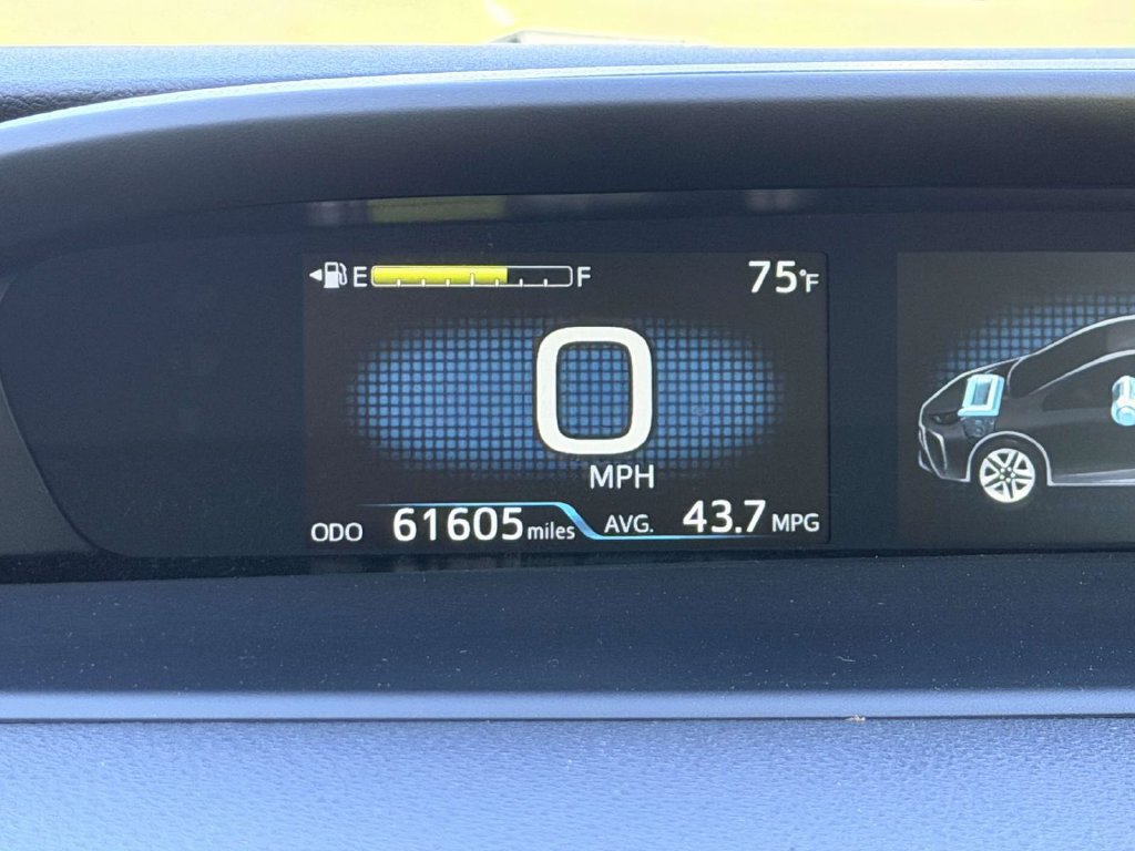 Used 2022 Toyota Prius XLE AWD/4WD image 10