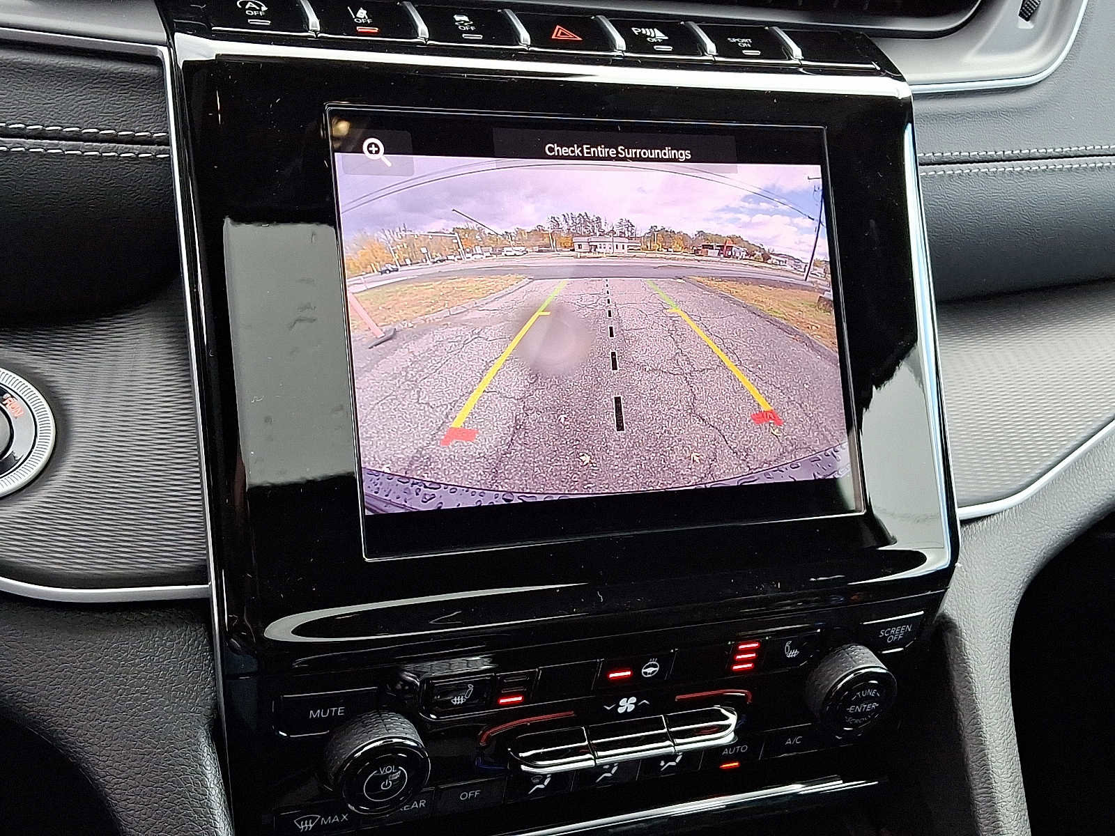 New 2025 Jeep Grand Cherokee Altitude image 13