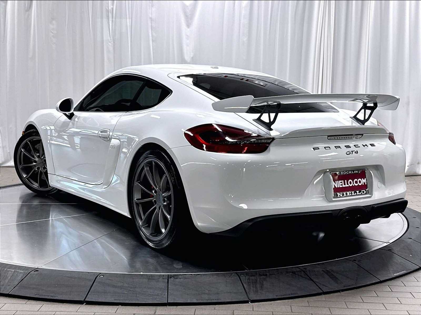 Used 2016 Porsche Cayman GT4 RWD image 3