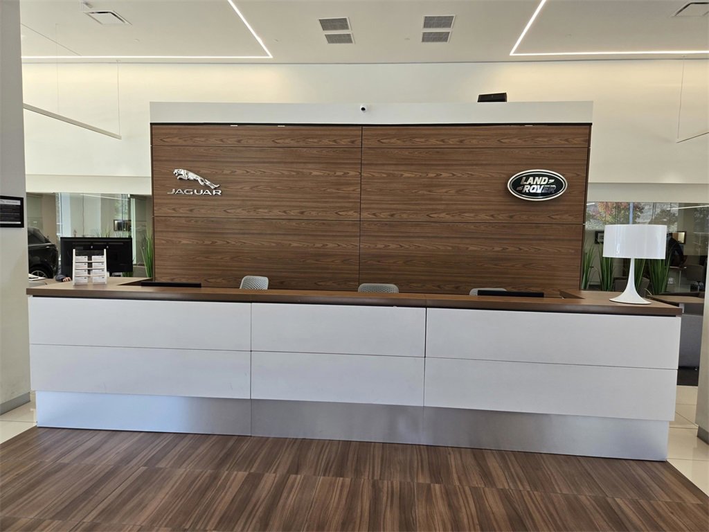 New 2025 Land Rover Range Rover SE image 33