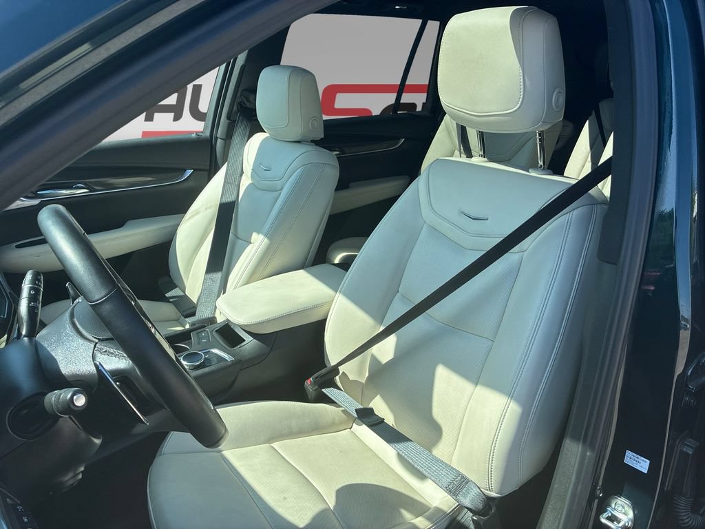 Used 2025 Cadillac XT6 Sport w/ Technology Package AWD/4WD image 11