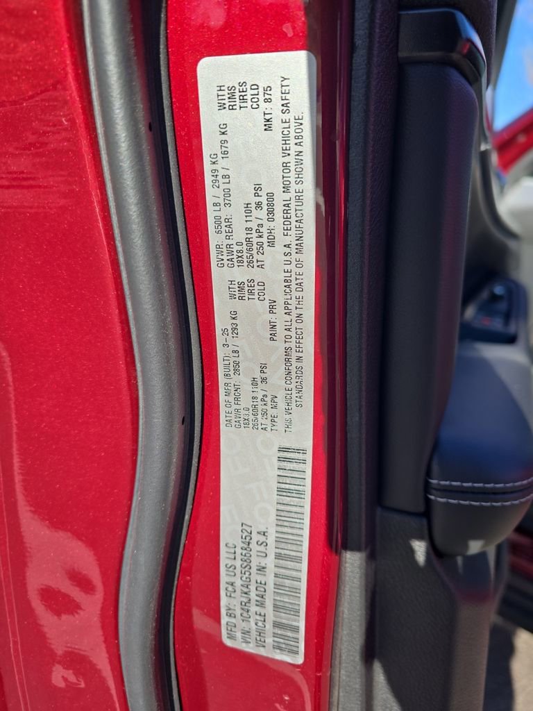 Used 2025 Jeep Grand Cherokee L Laredo image 30