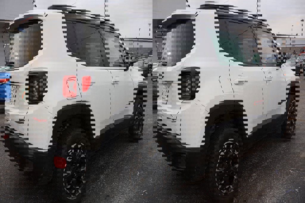 Used 2023 Jeep Renegade Trailhawk image 4